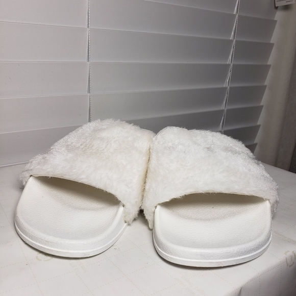 J. Adams White Open Toe Backless Fur Slide Sandals - Picture 6 of 9